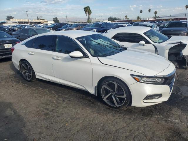 1HGCV1F34JA170705 - 2018 HONDA ACCORD SPORT WHITE photo 4