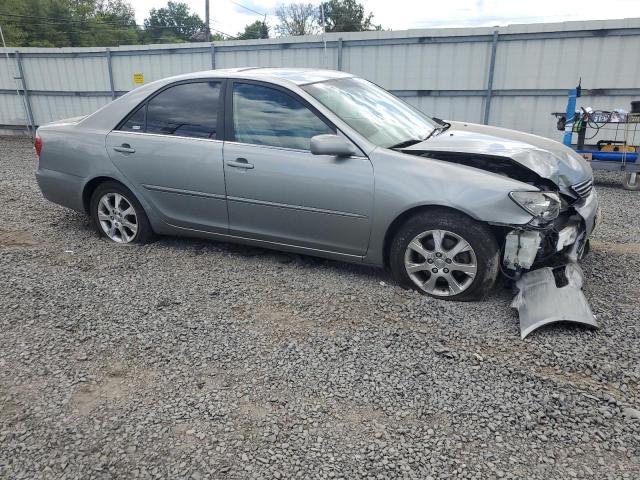 JTDBF30K050166021 - 2005 TOYOTA CAMRY LE GRAY photo 4