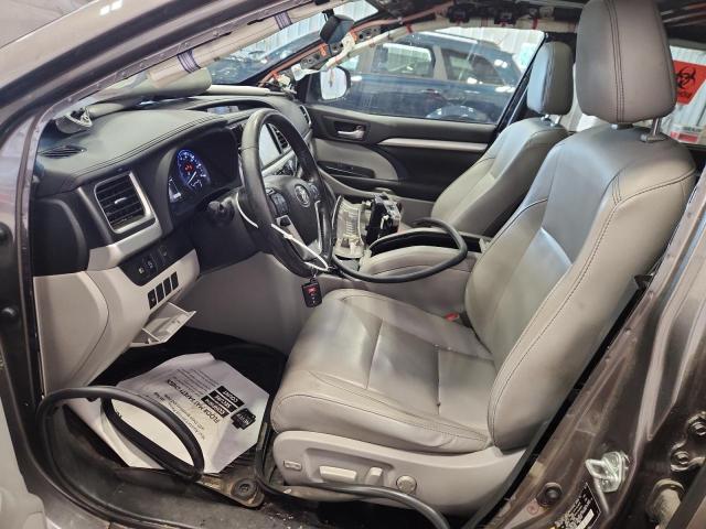 5TDJZRFH4HS431087 - 2017 TOYOTA HIGHLANDER SE GRAY photo 7