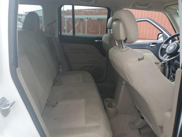 1C4NJPBAXED881372 - 2014 JEEP PATRIOT SPORT WHITE photo 10