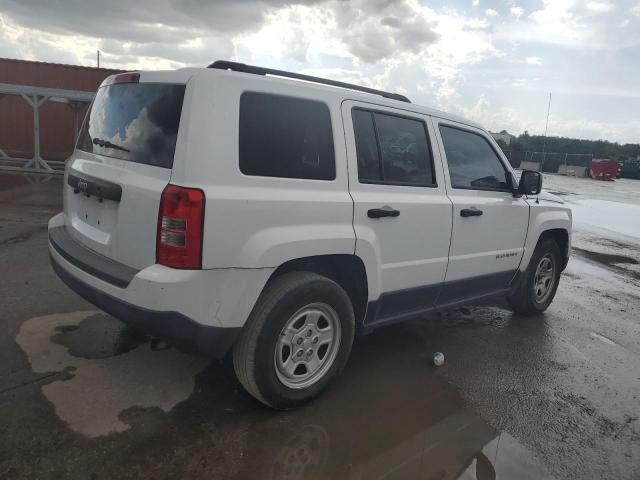 1C4NJPBAXED881372 - 2014 JEEP PATRIOT SPORT WHITE photo 3