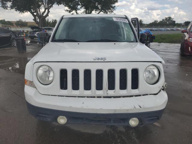 1C4NJPBAXED881372 - 2014 JEEP PATRIOT SPORT WHITE photo 5