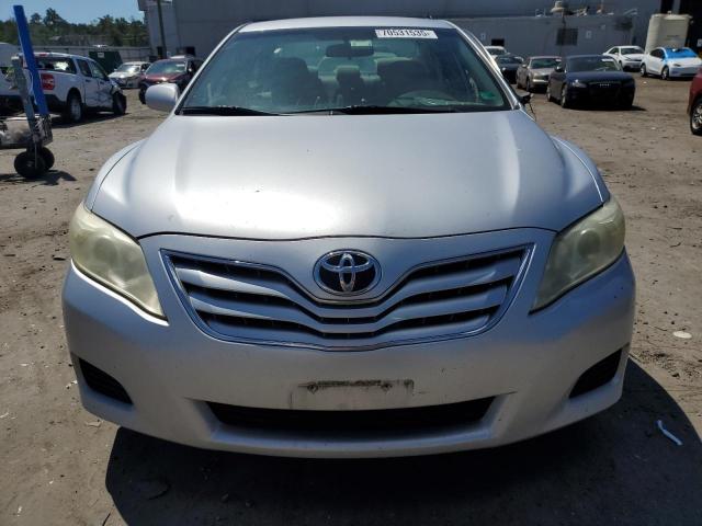 4T1BF3EK8AU063372 - 2010 TOYOTA CAMRY BASE Күміс фото 5