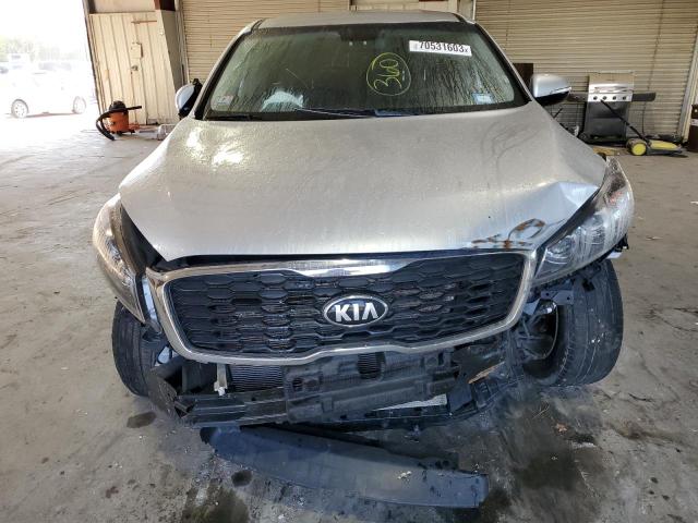 5XYPGDA53LG619251 - 2020 KIA SORENTO S SILVER photo 5