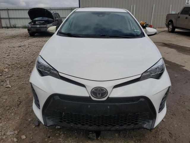 5YFBURHE2JP853136 - 2018 TOYOTA COROLLA L 白色 照片 5