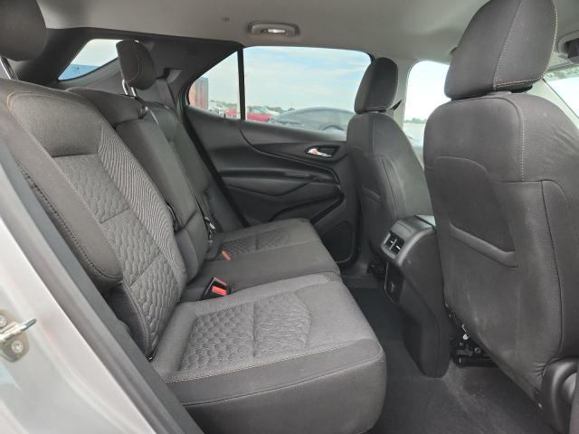3GNAXJEV8JS585888 - 2018 CHEVROLET EQUINOX LT Argent photo 11