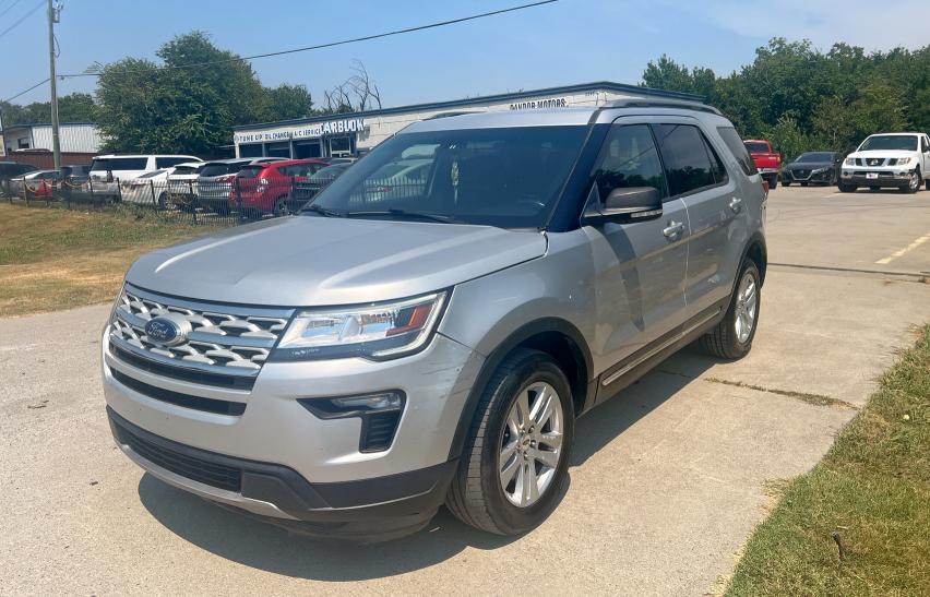 1FM5K8D84JGC16050 - 2018 FORD EXPLORER XLT ვერცხლისფერი ფოტო 2