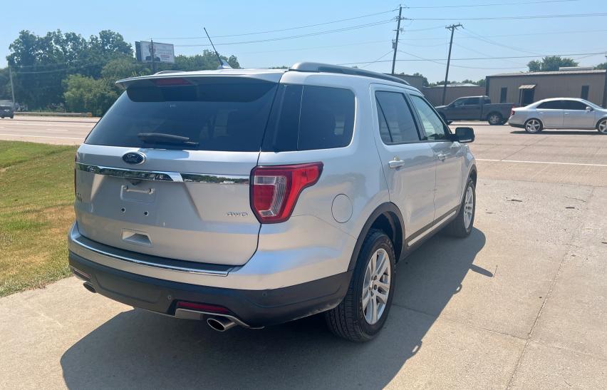 1FM5K8D84JGC16050 - 2018 FORD EXPLORER XLT ვერცხლისფერი ფოტო 4