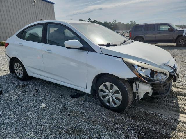 KMHCT4AE3GU124932 - 2016 HYUNDAI ACCENT SE WHITE photo 4