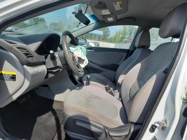 KMHCT4AE3GU124932 - 2016 HYUNDAI ACCENT SE WHITE photo 7