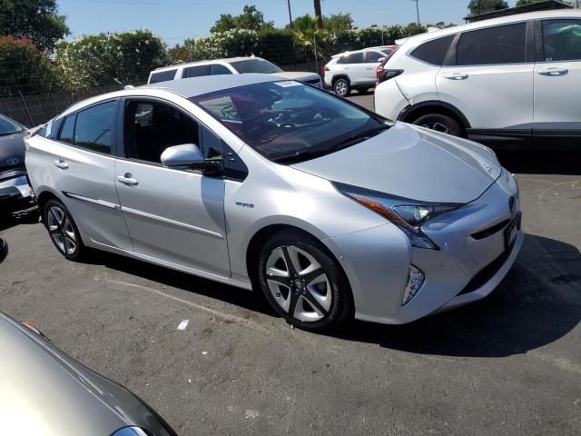 JTDKARFU6J3061499 - 2018 TOYOTA PRIUS ვერცხლისფერი ფოტო 4