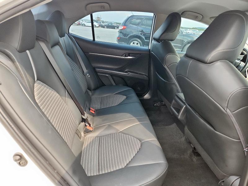 4T1G11AK5PU080430 - 2023 TOYOTA CAMRY SE NIGHT SHADE WHITE photo 10