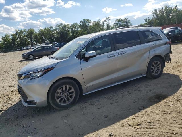 2021 TOYOTA SIENNA XLE, 
