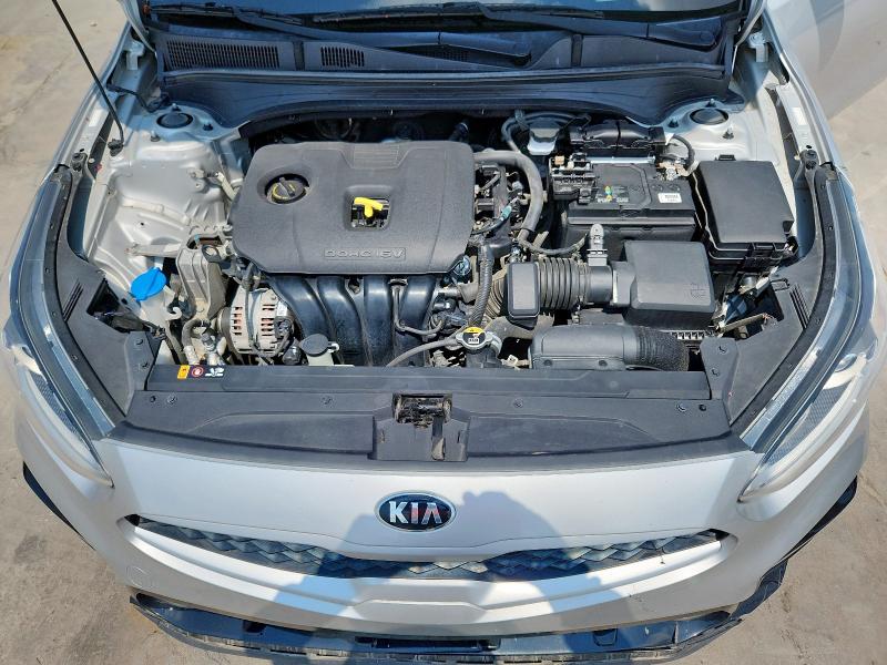 3KPF24AD5LE186739 - 2020 KIA FORTE FE SILVER photo 11