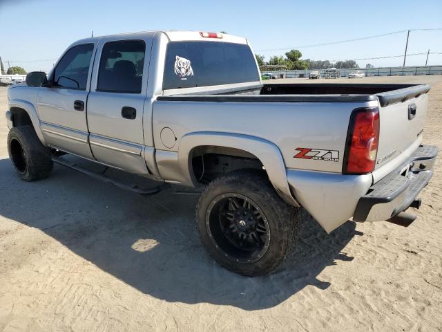 2GCEK13T851280984 - 2005 CHEVROLET silverado K1500 GRAY photo 2