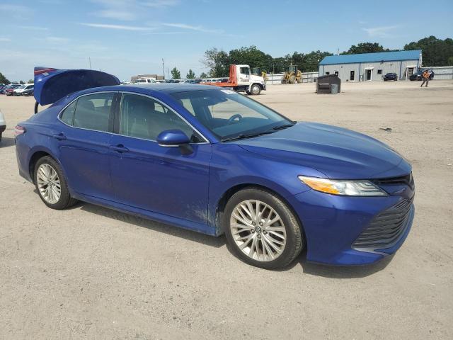 4T1B11HK8JU506697 - 2018 TOYOTA CAMRY L BLUE photo 4
