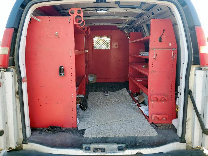 1GCWGFBA9D1174034 - 2013 CHEV EXPRESS G2500 WHITE photo 10