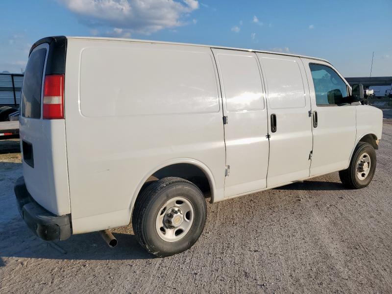 1GCWGFBA9D1174034 - 2013 CHEV EXPRESS G2500 WHITE photo 3