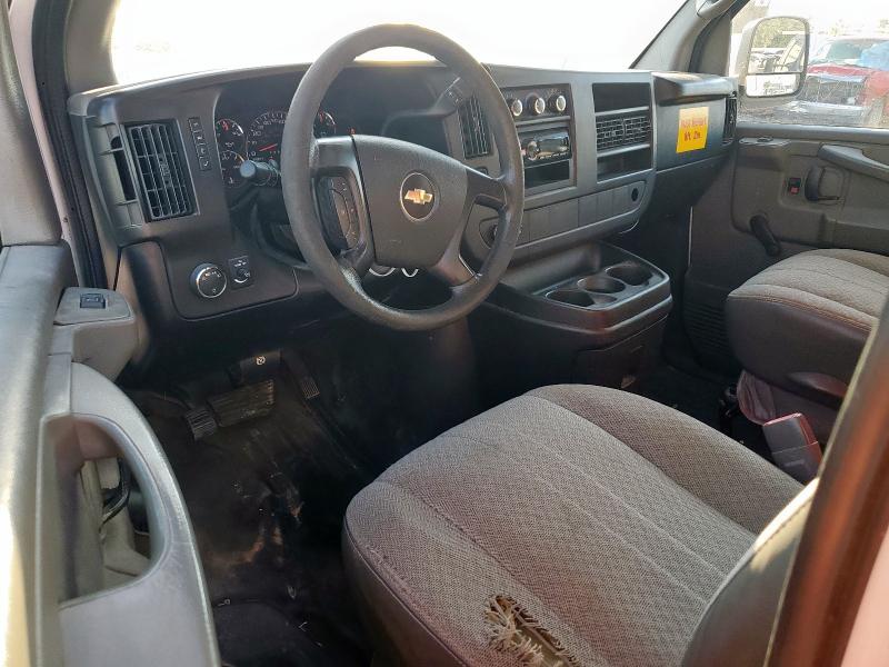 1GCWGFBA9D1174034 - 2013 CHEV EXPRESS G2500 WHITE photo 8