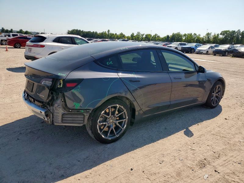 5YJ3E1EB4NF112470 - 2022 TESLA MODEL 3 GRAY photo 3