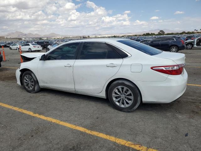 4T4BF1FKXGR528106 - 2016 TOYOTA CAMRY LE WHITE photo 2