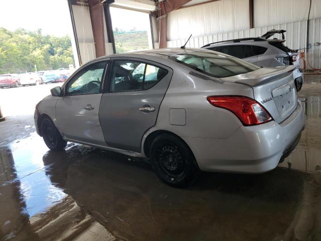 3N1CN7AP9KL855369 - 2019 NISSAN VERSA S ვერცხლისფერი ფოტო 2