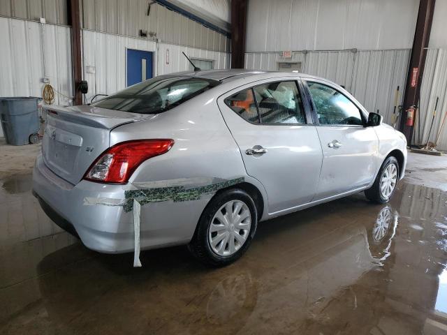 3N1CN7AP9KL855369 - 2019 NISSAN VERSA S ვერცხლისფერი ფოტო 3