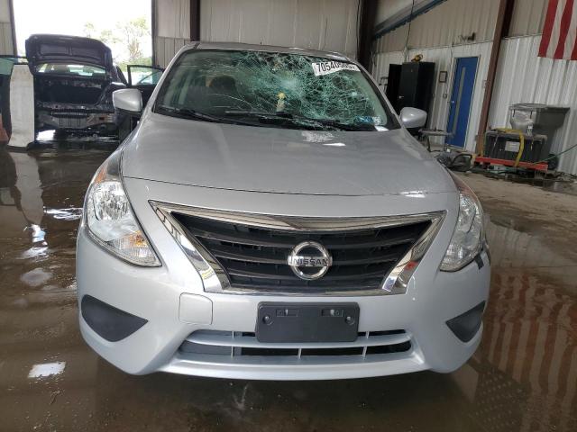 3N1CN7AP9KL855369 - 2019 NISSAN VERSA S ვერცხლისფერი ფოტო 5