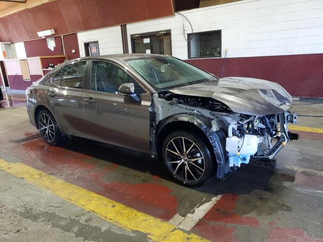 4T1G11AK2PU175589 - 2023 TOYOTA CAMRY SE NIGHT SHADE GRAY photo 4