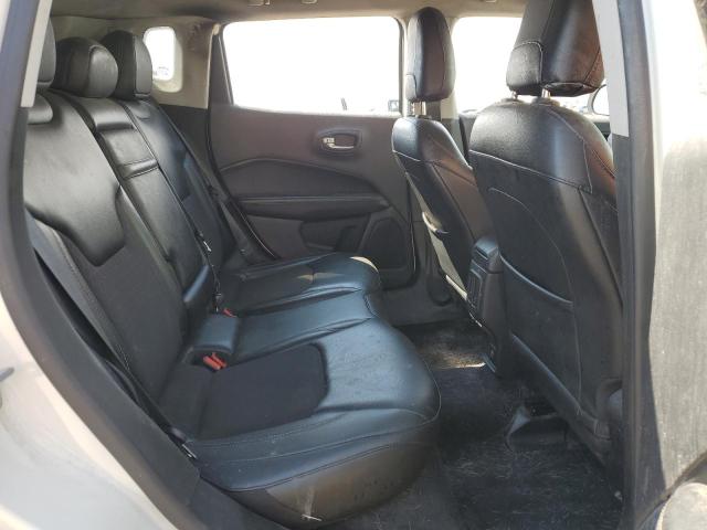 3C4NJDBB2JT256010 - 2018 JEEP COMPASS LATITUDE Белый фото 11