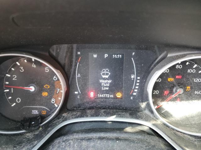 3C4NJDBB2JT256010 - 2018 JEEP COMPASS LATITUDE Белый фото 9