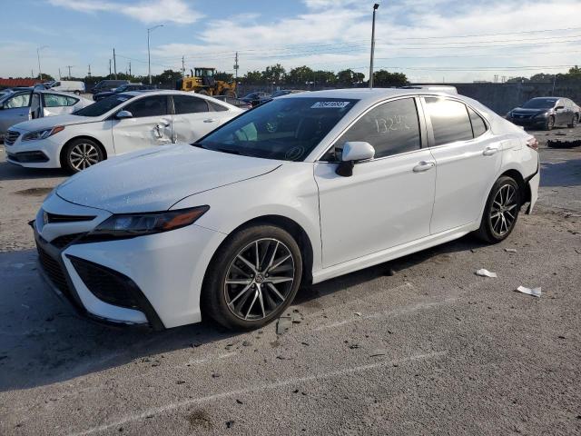 4T1G11AK0PU740728 - 2023 TOYOTA CAMRY SE NIGHT SHADE WHITE photo 1