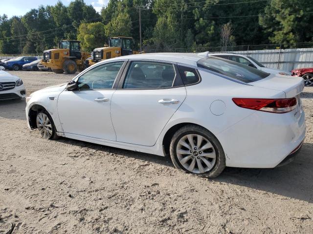5XXGT4L38JG272685 - 2018 KIA OPTIMA LX Weiß Foto 2