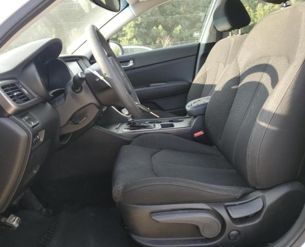 5XXGT4L38JG272685 - 2018 KIA OPTIMA LX Weiß Foto 7