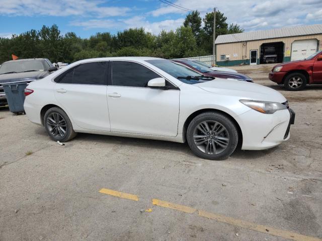 4T1BF1FKXHU449420 - 2017 TOYOTA CAMRY LE 白色 照片 4