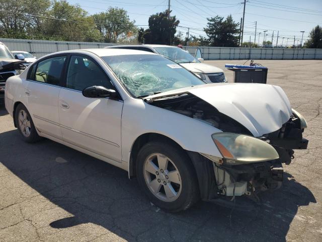 1N4AL11E83C176573 - 2003 NISSAN ALTIMA BASE WHITE photo 4