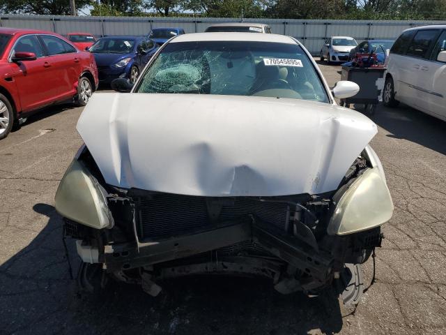 1N4AL11E83C176573 - 2003 NISSAN ALTIMA BASE WHITE photo 5