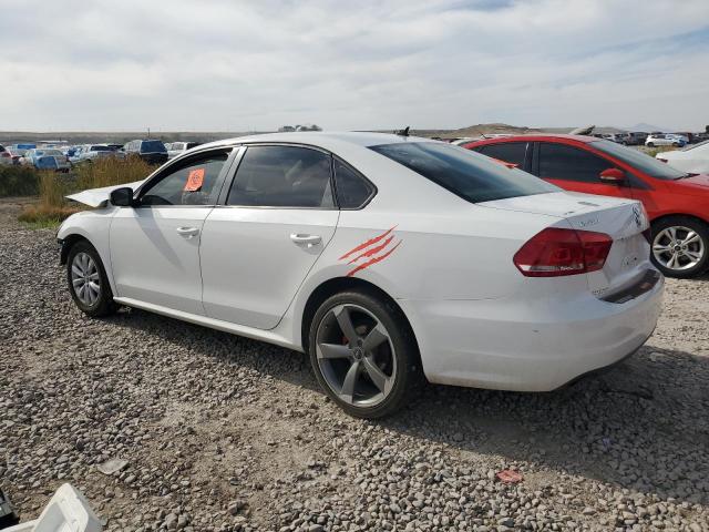 1VWAP7A32DC055679 - 2013 VOLKSWAGEN PASSAT S WHITE photo 2