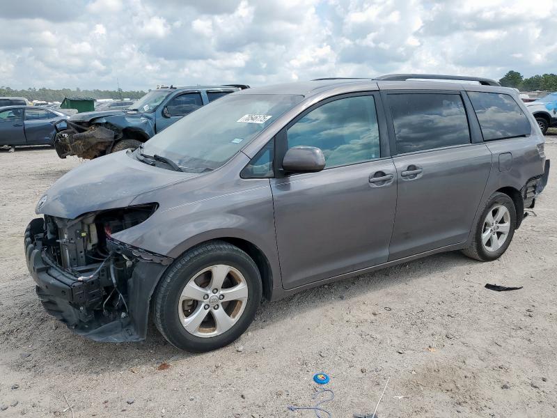 2016 TOYOTA SIENNA LE, 