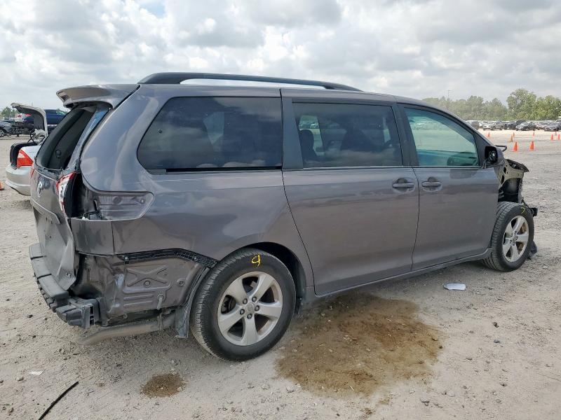 5TDKK3DC2GS697073 - 2016 TOYOTA SIENNA LE GRAY photo 3