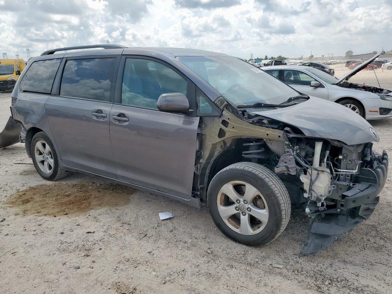 5TDKK3DC2GS697073 - 2016 TOYOTA SIENNA LE GRAY photo 4