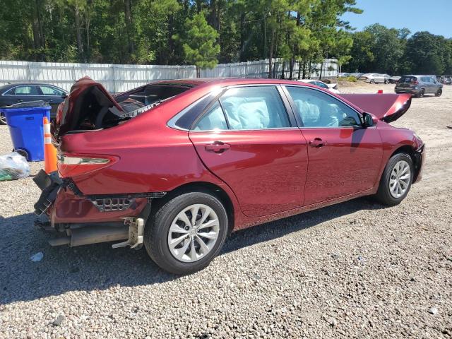 4T1BF1FK6HU618381 - 2017 TOYOTA CAMRY LE წითელი ფოტო 3