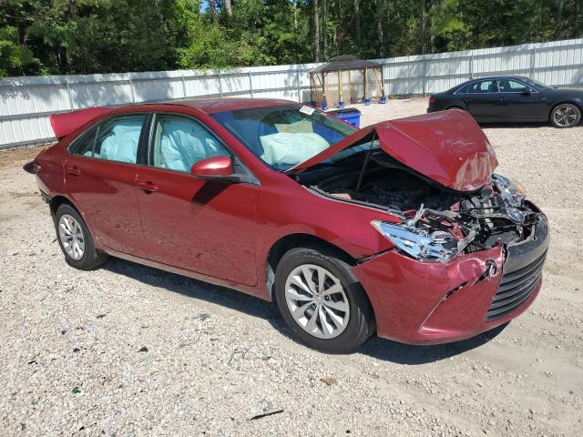 4T1BF1FK6HU618381 - 2017 TOYOTA CAMRY LE წითელი ფოტო 4