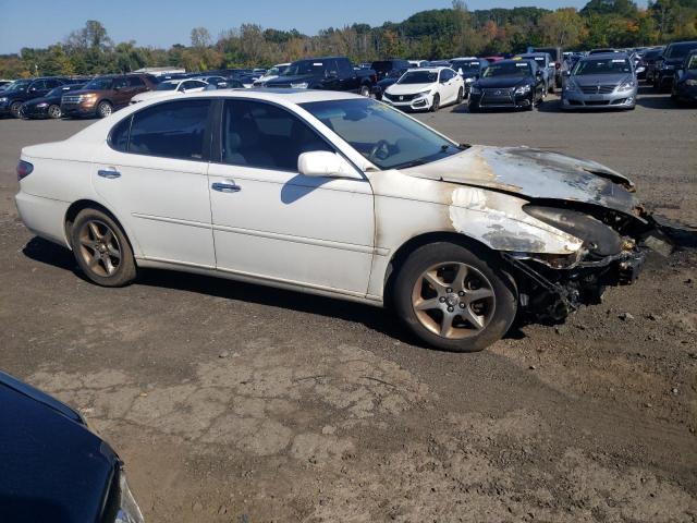 JTHBF30G225000530 - 2002 LEXUS ES 300 WHITE photo 4