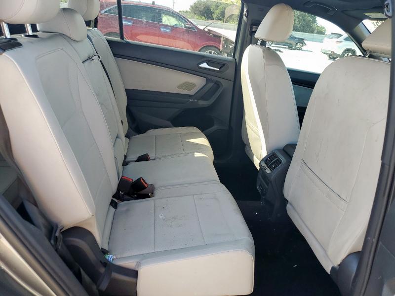 3VV3B7AX8LM130560 - 2020 VOLKSWAGEN TIGUAN SE GRAY photo 11