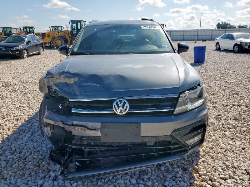 3VV3B7AX8LM130560 - 2020 VOLKSWAGEN TIGUAN SE GRAY photo 5