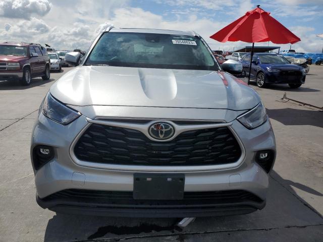 5TDGZRAHXNS116940 - 2022 TOYOTA HIGHLANDER XLE SILVER photo 5