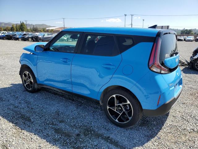 KNDJ33AU3P7191591 - 2023 KIA SOUL EX BLUE photo 2