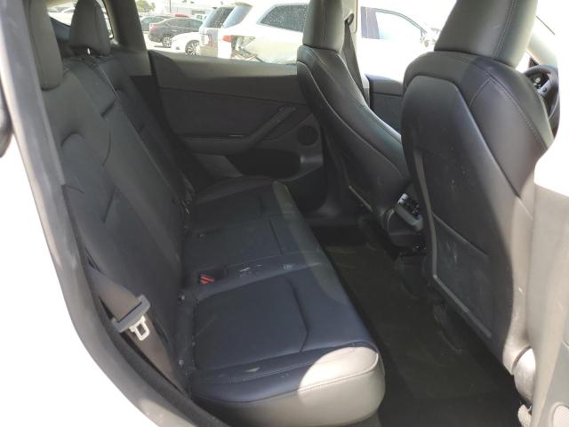 7SAYGDEEXRF075803 - 2024 TESLA MODEL Y WHITE photo 10