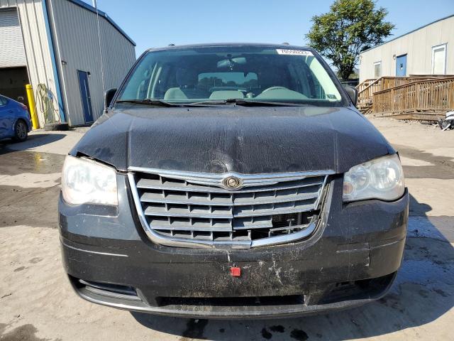 2A4RR4DE3AR104042 - 2010 CHRYSLER TOWN & COU LX BLACK photo 5